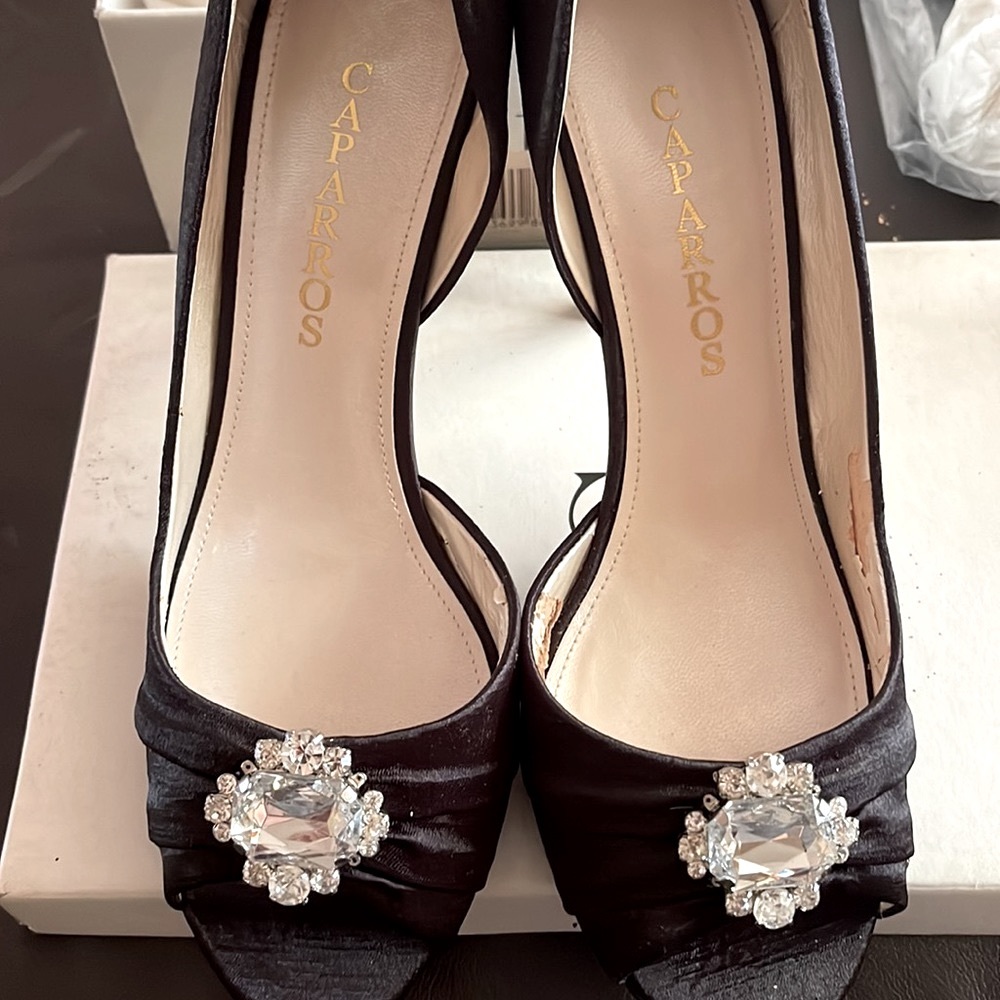 Caparros black silk evening pumps size 9 new in box - little damage